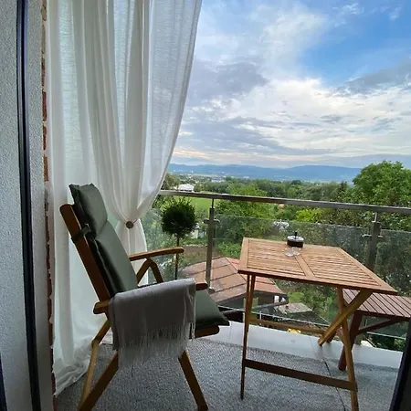 Rezidencia Pod Zamkom Luna ボイニツェ